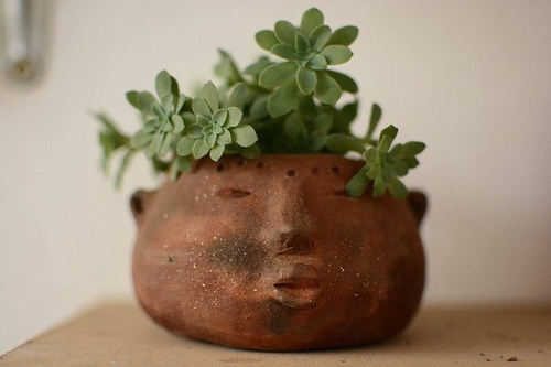 Кашпо на ножках в ручной лепке фото 14